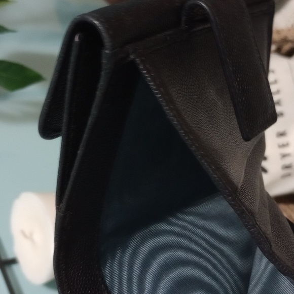 Salvatore Ferragamo Vara Bow Compact Wallet in Black Pebbled Leather - Picture 6 of 14